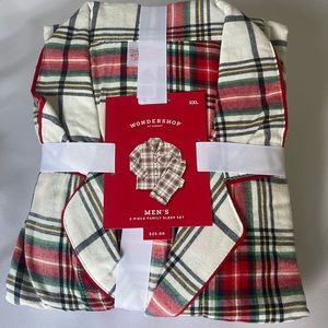 Men Set of pajamas Two piece, New with a tag, Christmas colors
